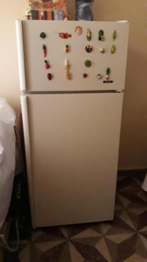 Remato Refrigerador Marca Frigidaire de 110V. Con