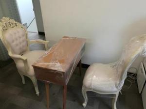 Mesa y sillas de manicura mesa con 2 sillas todo NUEVO