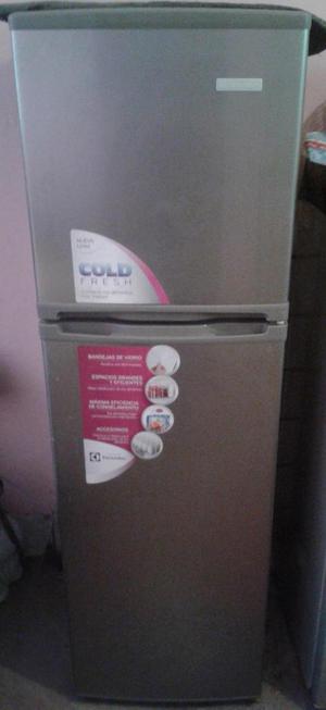 Refrigerador  Electrolux 2 Puertas 205L Acero Inox
