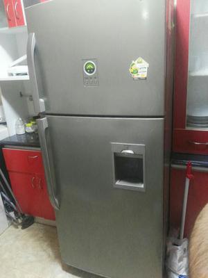 Refrigeradora Samsung Amplio con Dispens