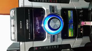 Equipo de sonido Sony Genezi modelo MHC GT55