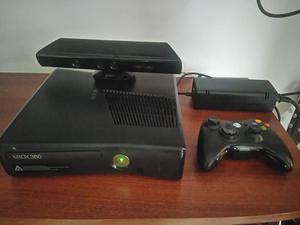 Se vende Xbox con kinet y un mando gratis