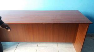 en venta mesa escritorio y aspiradora