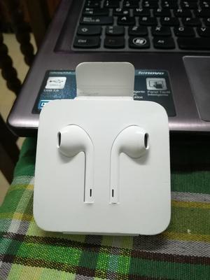 EARPODS CON CONECTOR LIGHTNING