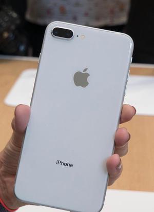 Remato iPhone 8Plus 64Gb Color Plata