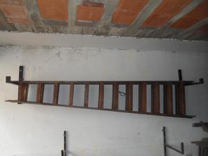 Escalera tipo tijera de 12 pasos