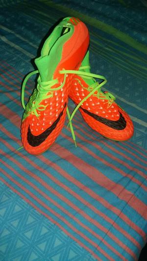 Chimpunes Nike Hypervenom 3