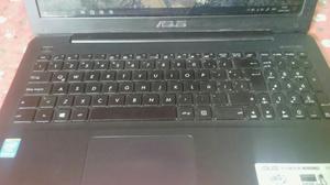 Laptop Asus X554l con Detalle