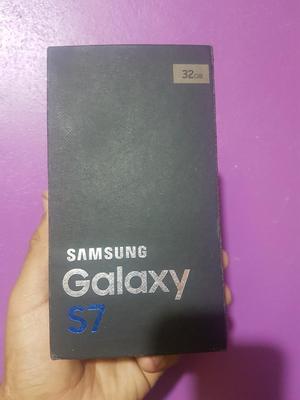 Galaxy S7 Dorado con Caja Y Accesorios
