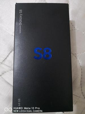 Samsung S8 C/detalle en La Parte D Atras