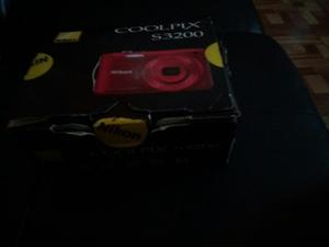 Vendo Camara Nikon de 16 Megapixeles