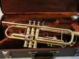 Trompeta Conn B EE. UU. Rose Brass Bell Válvulas suaves