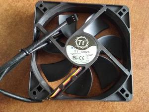 Fan Cooler Ventilador De Case 12x12cm Thermaltake Nuevos