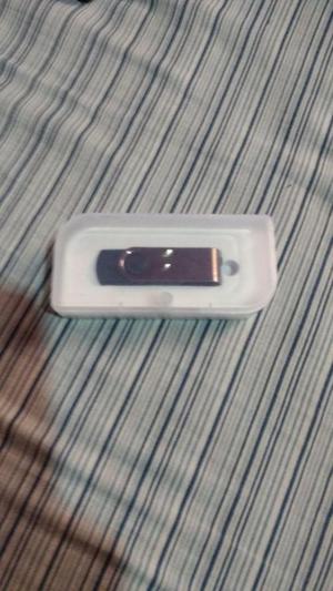 USB 8GB Marca Kingston con estuche de plastico