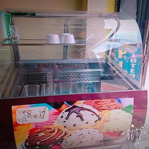 Vendo heladera exhibidora en uso
