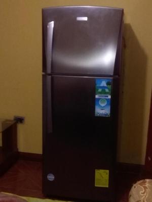 Refrigeradora Indurama RI395 QZ ESTADO 9 DE 10