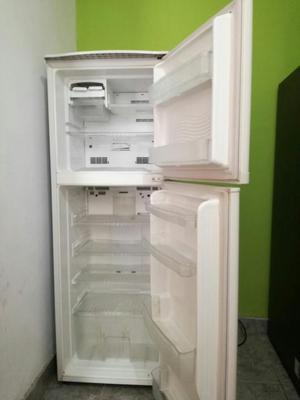 Refrigeradora, Marca Sharp, No Frost