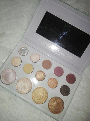 Carli Bybel Paleta Bh Cosmetics