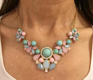 Collar Rosa Celeste Pastel