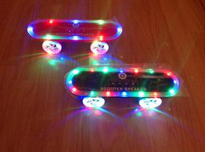 Mini Scooter Parlante Bluetooth Con Luces Led