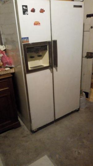 Refrigeradora 02 Puertas