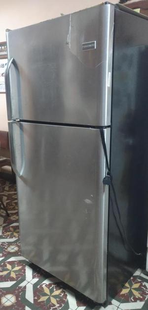 Refrigeradora Frigidaire FFHTPS como nuevo