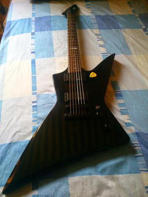 Se vende Guitarra ESP LTD Ex 260 Black Amplificador Marshall