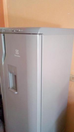 Vendo Refrigeradora Eletrolux