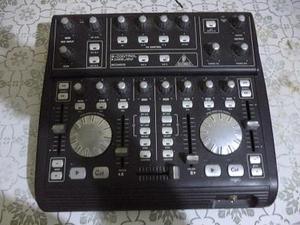 Vendo consola para DJ BCD300 usado