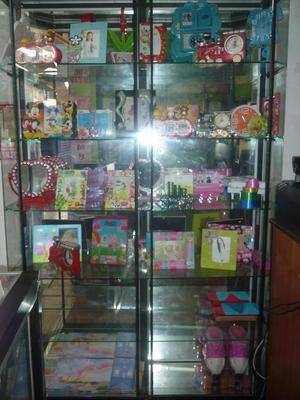 Vitrinas de vidrio para negocio aquí en Huaral por ocasión
