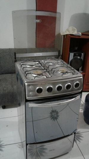 Cocina 4 Hornillas Y Horno Operativo