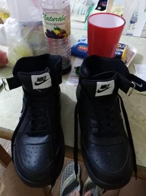 Botas Nike Color Negro Talla 42