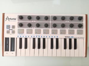 Arturia MiniLab Controlador MIDI