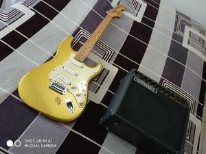 EN TARAPOTO: Guitarra Squier by Fender y Amplificador