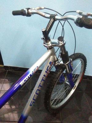 SE VENDE UNA BICICLETA