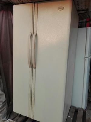 Refrigeradora 2 Puertas Frigidaire