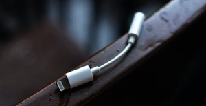 Apple Adaptador de Lightning para auriculares de 3,5 mm