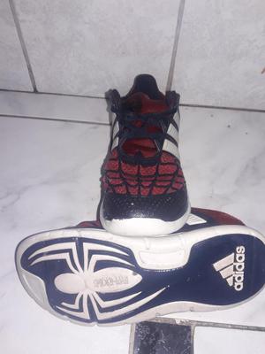 Adidas Marvel Talla 33