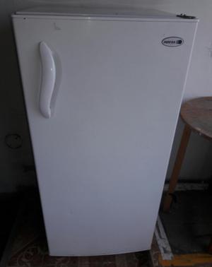 Refrigerador Inresa con Detalle