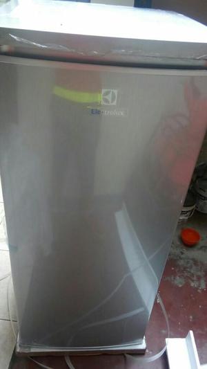 Refrigeradora Nueva Marca Electrolux