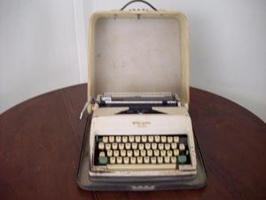 Máquina de escribir Olimpia