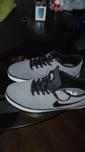 VENDO ZAPATILLA NIKE SB COLOR GRIS FORCE ORIGINALES