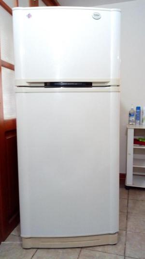 Vendo Refrigeradora de 390 LITROS – NO FROST Marca: