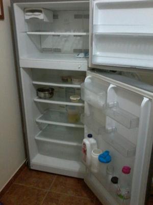 Se Vende Refrigeradora Indurama 360 Lts