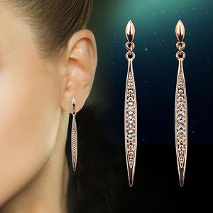 B.0h: ARETES DORADOS VINTAGE BRILLANTE ZIRCONIA ESPECIAL