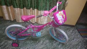 Bicicleta de la Barbie poco uso 109