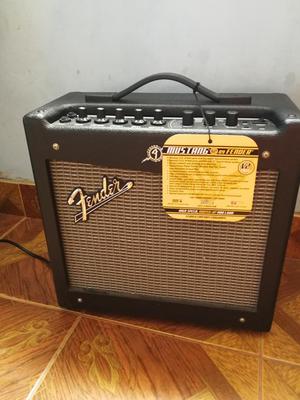 Amplificador Fender Mustang V2