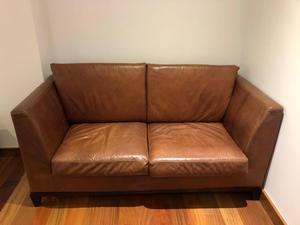 Moderno sofa y butacas de cuero