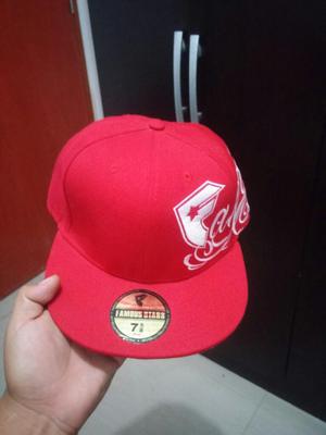 Gorra Famous