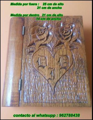 Ocasiòn Vintage Porta Biblia de Cedro con bonito tallado en